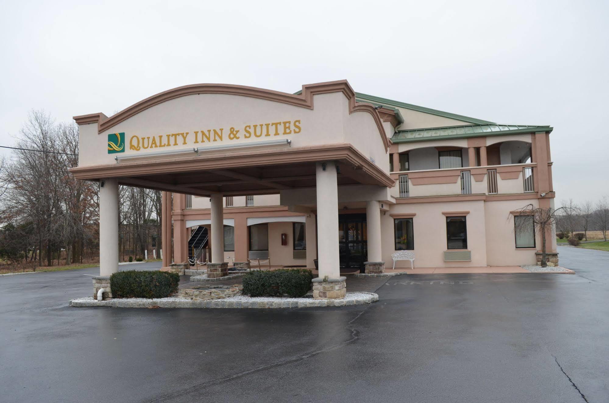 Quality Inn & Suites Quakertown-Allentown Εξωτερικό φωτογραφία