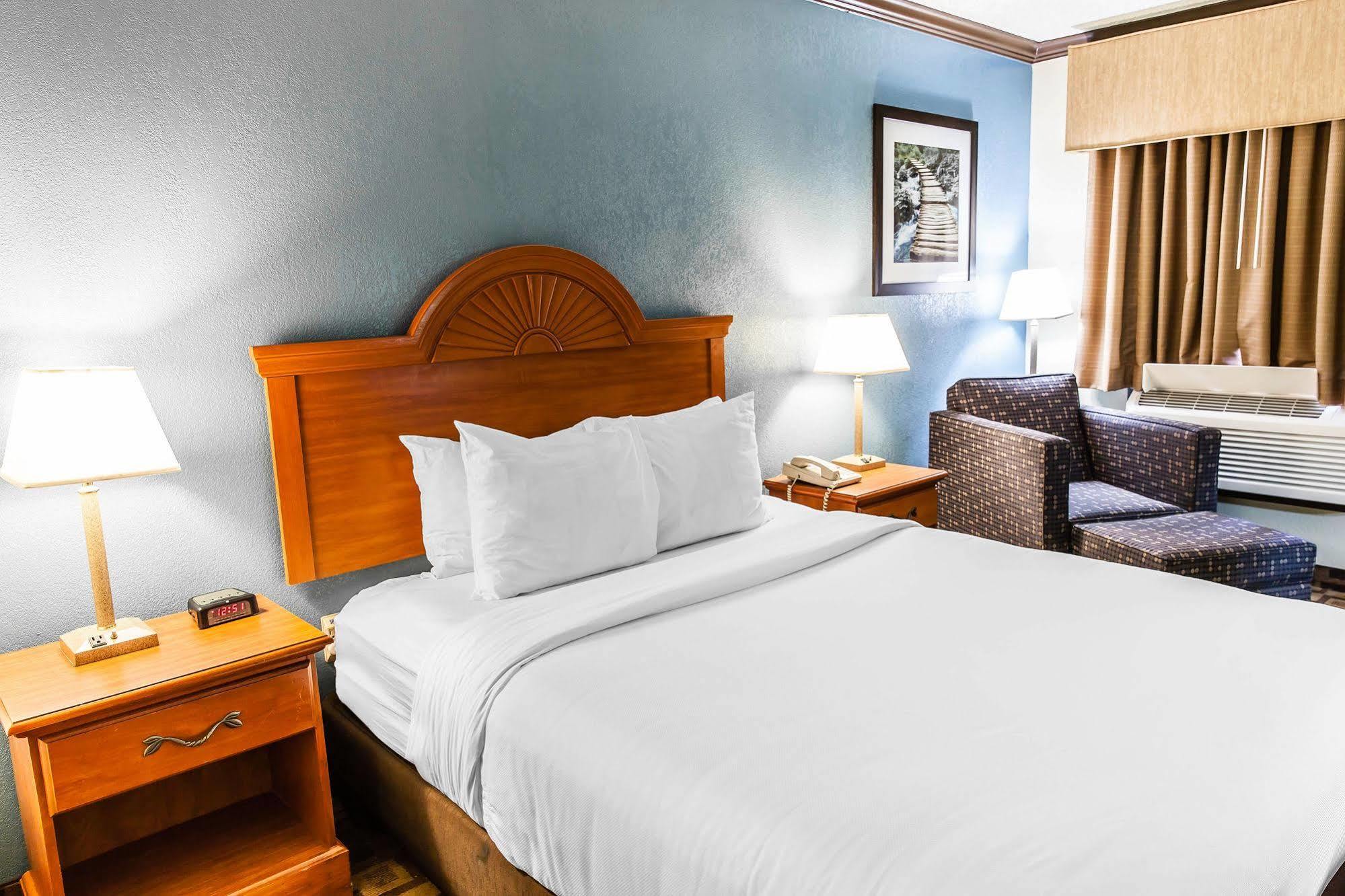 Quality Inn & Suites Quakertown-Allentown Εξωτερικό φωτογραφία
